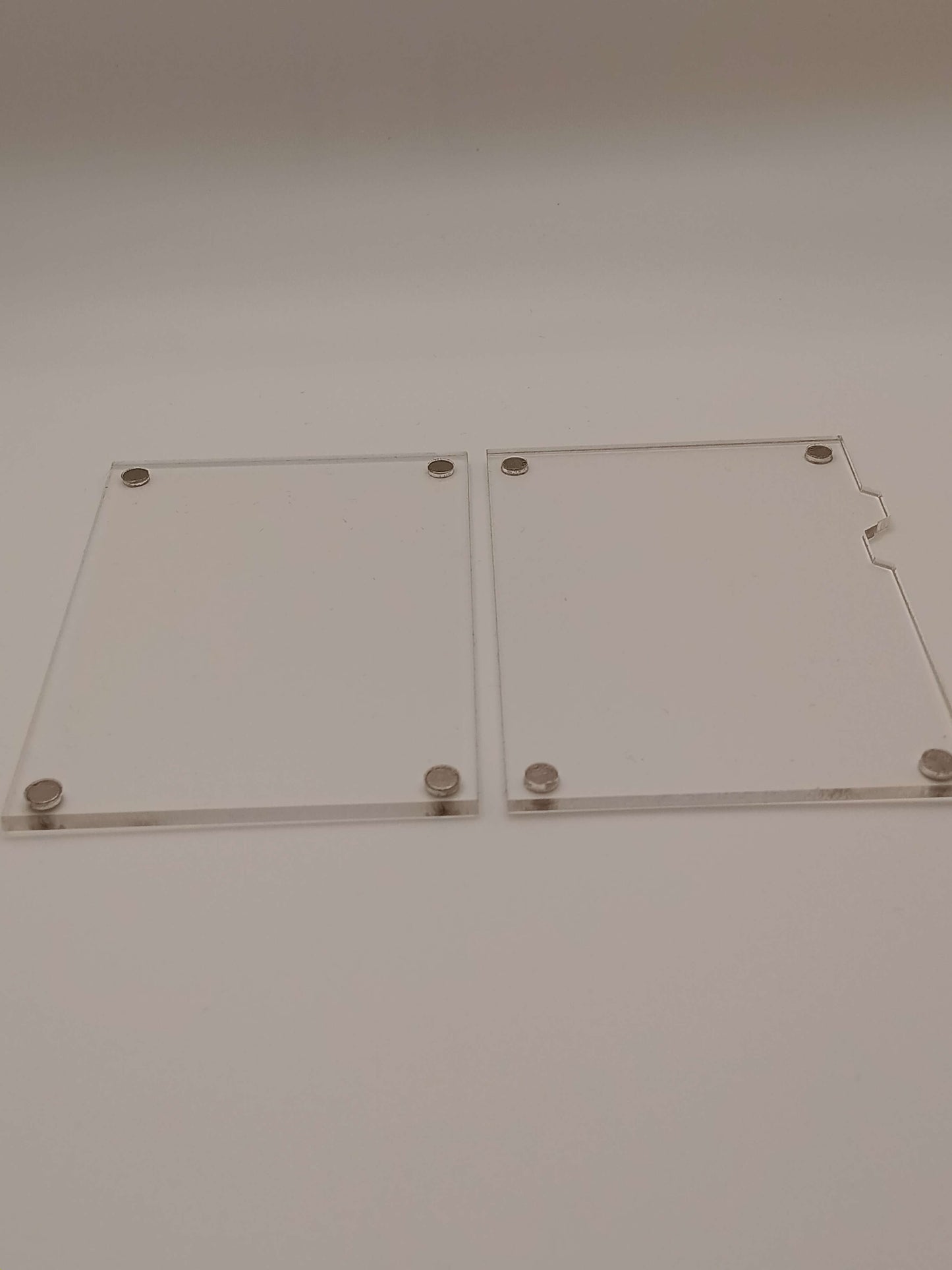 Large Easy Open Clear Magnetic Card Display Case