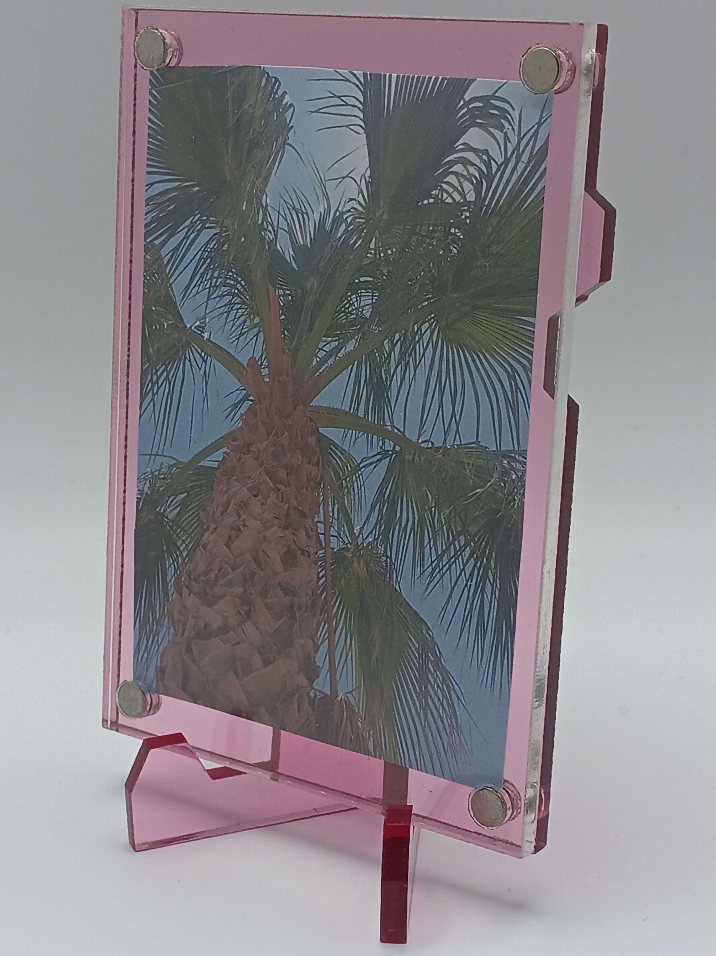 Easy Open Pink Magnetic Card Display Case