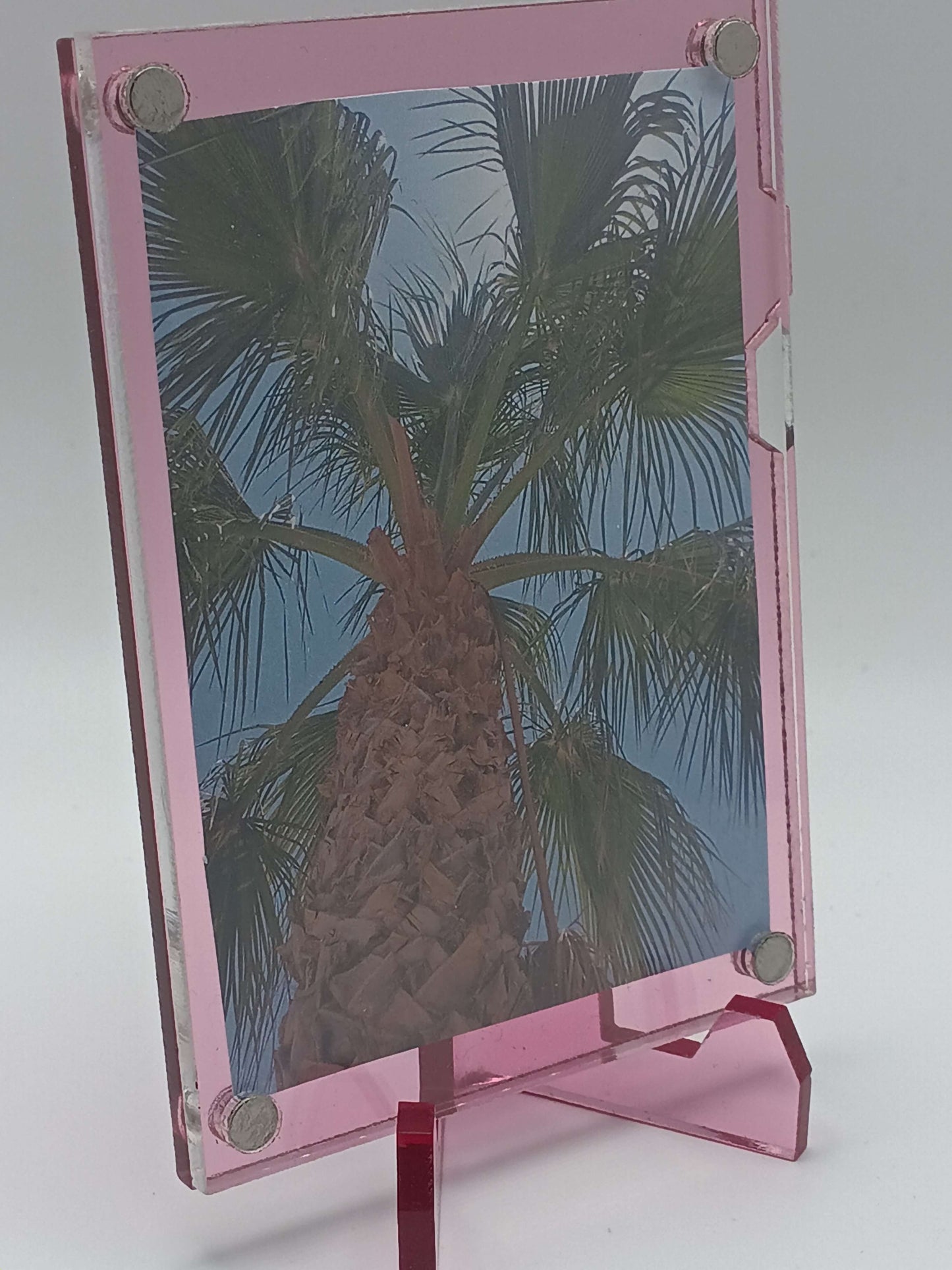 Easy Open Pink Magnetic Card Display Case